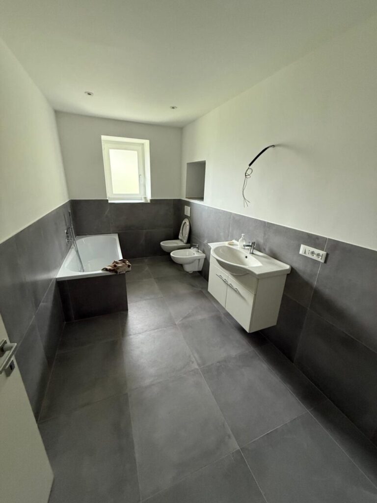 Bonus 110% und Gesamtrenovierung eines Bauernhauses in Brixen. WhatsApp Image 2025 04 24 at 14.11.03 3 copia